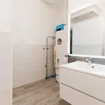 Lägenhet Guesthost - Spacious In Trenno