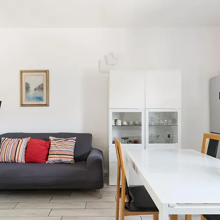 Appartement Guesthost - Spacious In Trenno