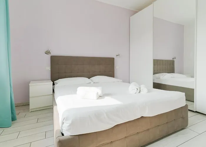 Guesthost - Spacious In Trenno Appartement *