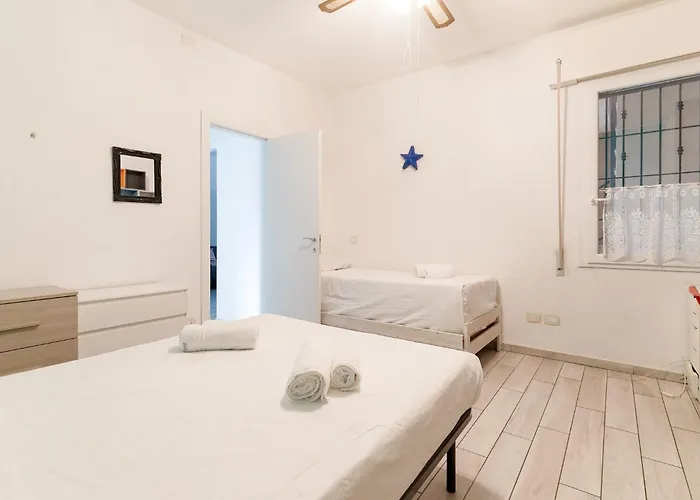 Guesthost - Spacious In Trenno * Milaan